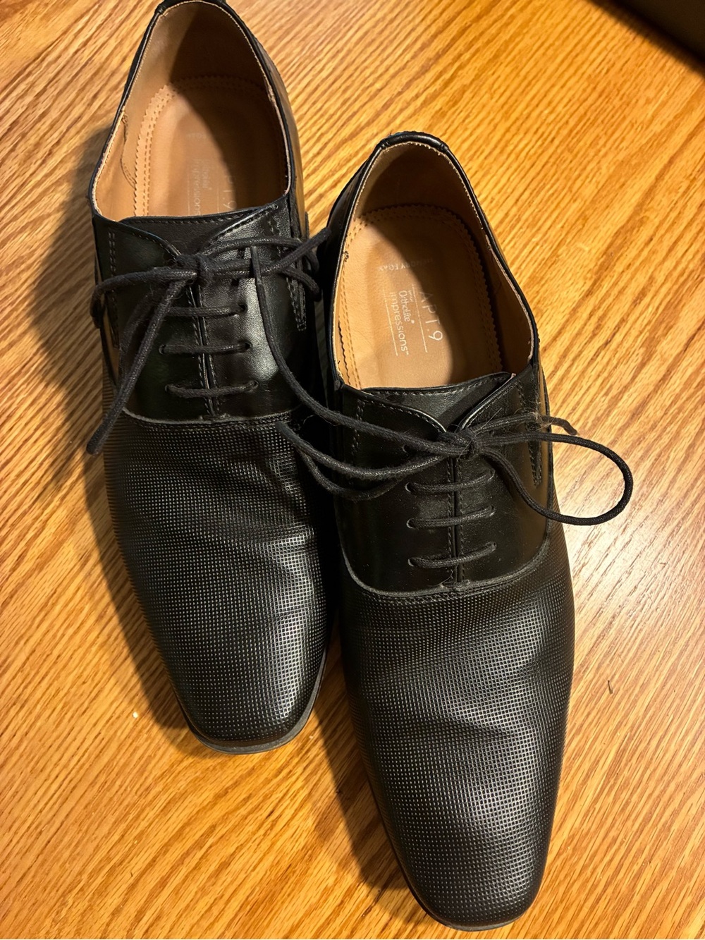 Apt. 9 Black Perforated Leather Lace-Up Oxfords